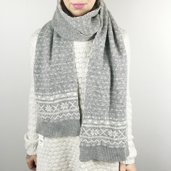 Brooks Brothers Accessories - NWT BROOKS BROTHERS Wool Blend Snowflake Scarf